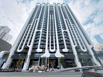 信實泡泡專任新世界高樓兩房兩衛平車｜高雄市前鎮區一心二路