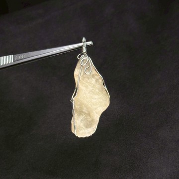 圖坦卡門的守護寶石 |利比亞黃金隕石 黃金隕石 台證 藝術家手工編織墜 S24AD18-28