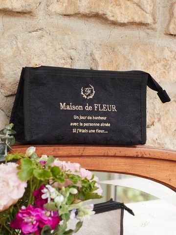 精緻蕾絲緹花三角手拿包(8A41FJJ1500) - Maison de FLEUR