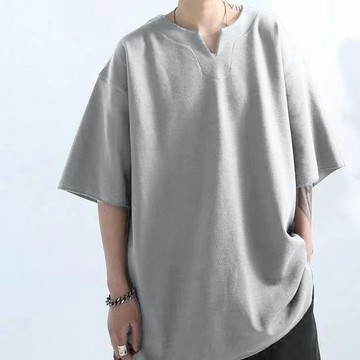 300斤宽松大码男士新款新款潮流个性设计V领高级设计感短袖T恤衫