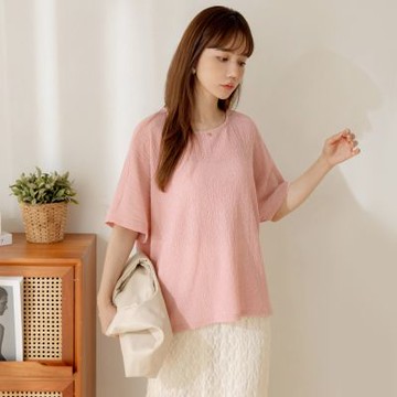 OB嚴選中大尺碼-泡泡紗圓領寬版五分袖上衣《AB20361》