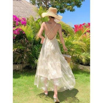 超仙海邊度假連衣裙女夏季2022新款仙女三亞超仙露背沙灘裙長裙子