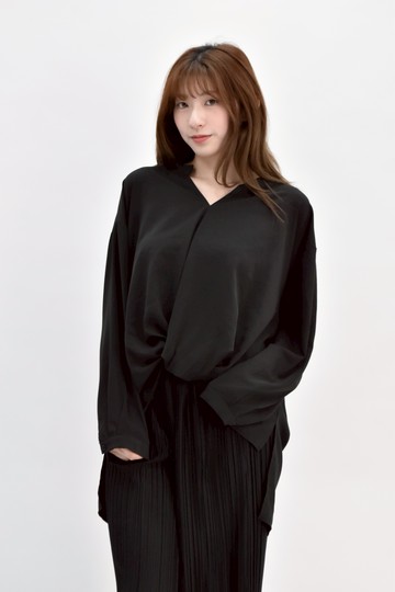 (2XL) yoyofushi素面黑色長袖上衣