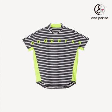 【and per se】女款日本製深藍色吸濕速乾UV防護素材清爽橫條紋立體剪裁立領短袖棉衫 DLT205X6