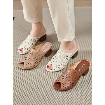 2025新款夏季真皮拖鞋女粗跟外穿涼拖鞋時尚魚嘴媽媽涼鞋中年女士