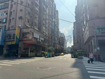 國際京城店面｜桃園市桃園區國鼎一街