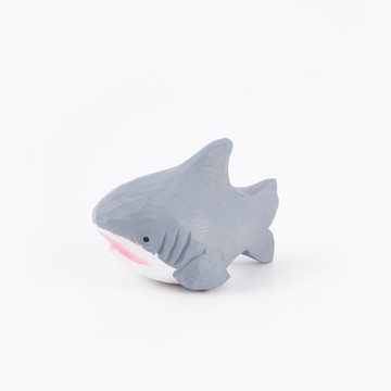 Silo 深海滑行的淺灰色鯊魚木雕