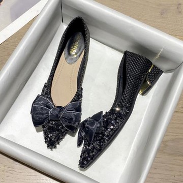 粗跟單鞋女尖頭水鉆淑女配裙子瓢鞋仙女晚晚鞋大碼船鞋41到43秋冬