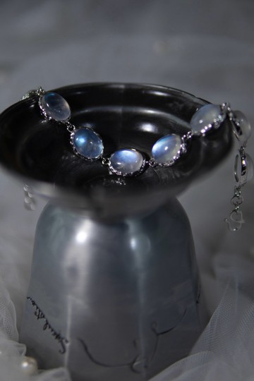 Phoebe 月華的溫柔 - 天然藍光月光石S925銀手鏈