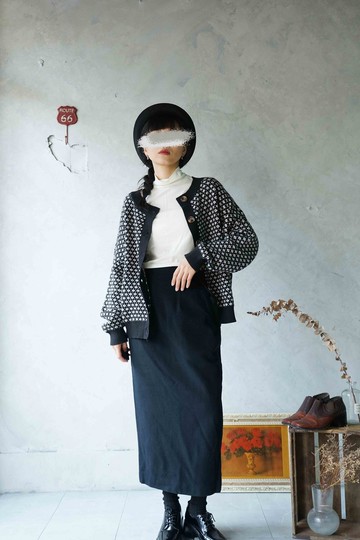 尋寶古著-黑色厚毛料修身開衩長窄裙