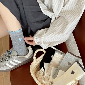 【太妮絲Z149】現貨 韓系 愛心 滾邊 花邊 撞色 超可愛 心型 新款 無骨襪子 中筒襪秋