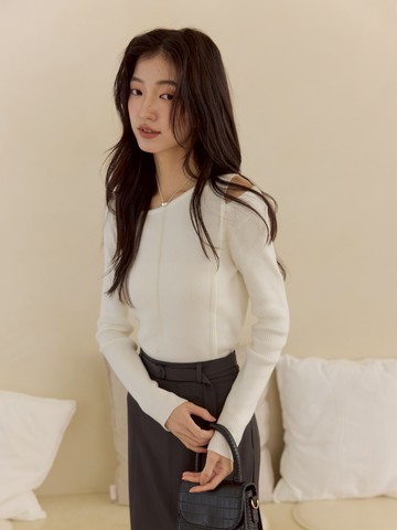 不對稱斜肩針織上衣