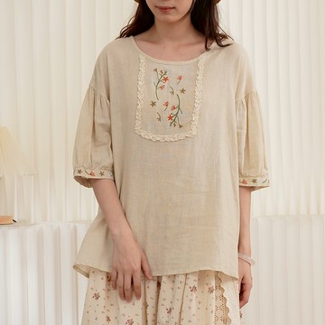 泡泡袖與花卉刺繡設計上衣988959