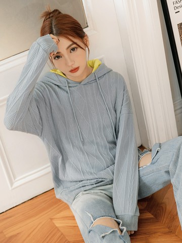 立體麻花織紋撞色連帽落肩上衣