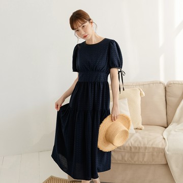 OB嚴選 格紋收腰剪裁造型綁帶洋裝 《DA10468》