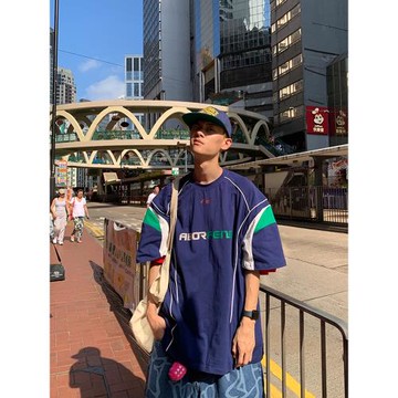 (免運)EAHO美式復古運動球服線條拼接短袖T恤男夏新款百搭休閑寬松球衣