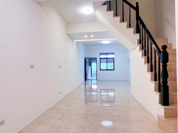 五甲４套房翻新優質車墅｜家樂福x自強夜市#天然瓦斯｜高雄市鳳山區南光街