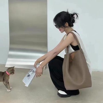 法國MK da大容量水桶包女2025新款休閑百搭單肩包軟皮斜挎子母包