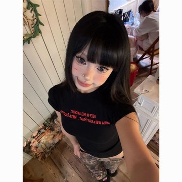 【高級感印花】美拉德紅字母短袖上衣 正肩顯瘦T恤 美式休閒 韓版大學T 短袖上衣 紅色上衣 正肩修身上衣 潮 女裝