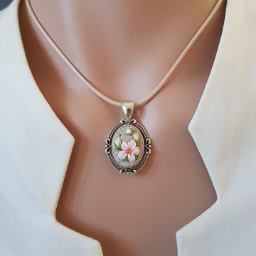 刺繡 珠寶 絲帶刺繡吊墜獻給她，手工刺繡飾品