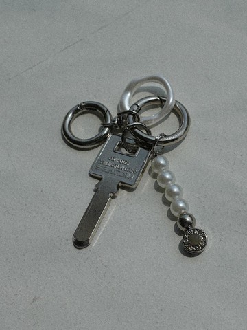 RING KEYRING White