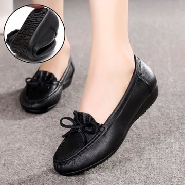 百搭防滑牛筋底媽媽鞋春秋款真皮軟底中老年豆豆鞋女單鞋舒適平底