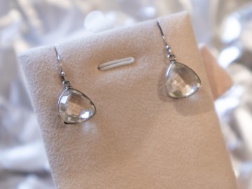 925純銀。白晶三角形耳環鉤