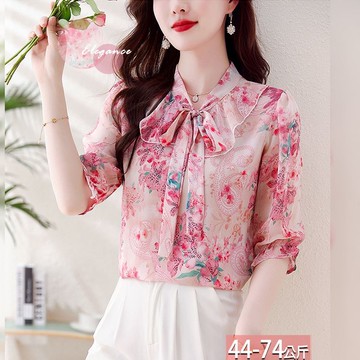 V領荷葉蝴蝶繫帶花卉印花上衣 M-3XL【103730X】【現+預】☆流行前線☆