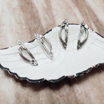 +月伴花開+ 925純銀飾 幾何雕花個性復古耳環 銀黑銀白兩色可選