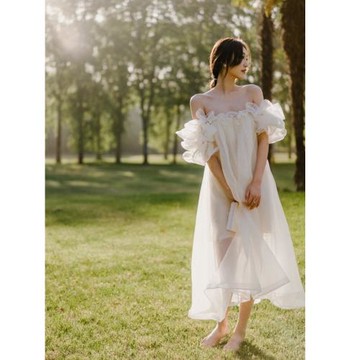 新娘晨袍訂婚敬酒禮服浪漫復古穿搭高端精致一字肩花邊白色連衣裙