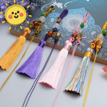 《半成品》平結流蘇包掛繩
