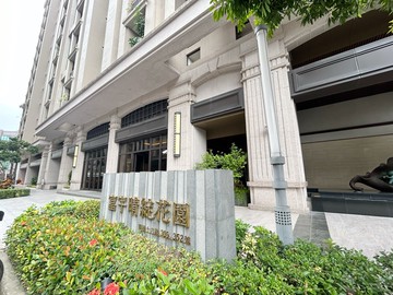 十期東山富宇晴綻花園四房平車東山高中衛浴開窗雙陽台｜台中市北屯區軍福十六路