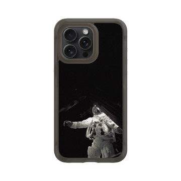 iPhone 15 Pro Max AirX 本質黑 - NASA - Gemini 4 - Astronaut White Walking In Space