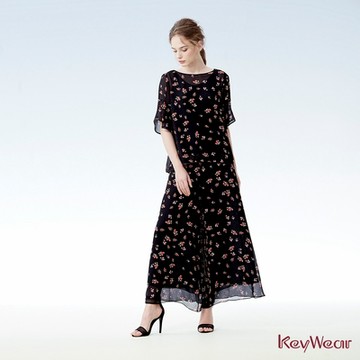 KeyWear奇威名品    質感印花優雅飄逸感寬褲-黑色