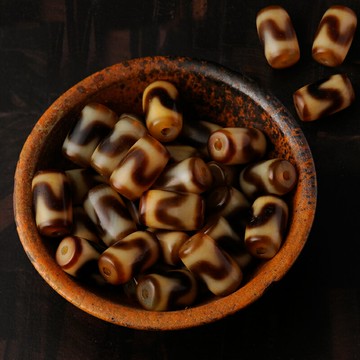 西藏天珠羊眼油性老礦天然真品油潤滿朱砂老瑪瑙玉髓寶石 玉馨84