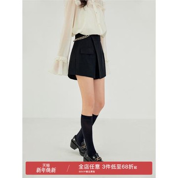 凡兔腰間鏈條簡約純黑2025春季新款百搭時尚舒適不規則五分短褲女