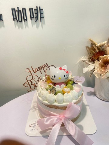 hellow kitty 公仔裸蛋糕 公仔蛋糕 芋頭布丁蛋糕 客製化 鑠甜點