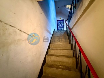 鳳山區/精華段博愛路/三樓透天/店住｜高雄市鳳山區博愛路