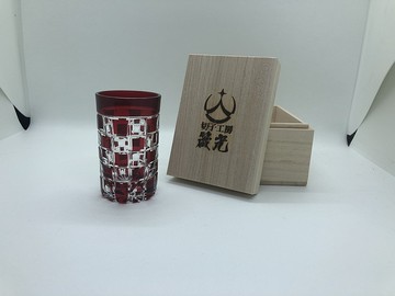 自下而上的凹痕方格小玻璃