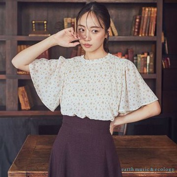 〚earth music〛素面/素花圖案褶飾寬袖剪裁上衣