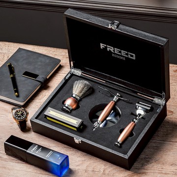 [快速出貨]【FREED 兩週年特仕款】五刀式刮鬍刀豪華禮盒四件組 - 玫瑰金 客製化刻字 生日禮物 送禮推薦 男生禮物 摩羯座 水瓶座 禮物獨家 新品上市 情人節禮物