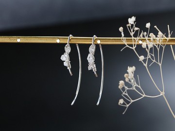 SV935 (Argentium)-拱形鉤 Herkimer 鑽石穿孔耳環