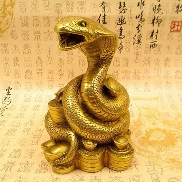 【保庇BOBEE】2025新年 蛇年 純銅蛇擺件 十二生肖 招財金蛇 眼鏡蛇 工藝品 辦公室 家居 風水 裝飾 十二生肖蛇年吉祥物 - 元寶眼鏡蛇
