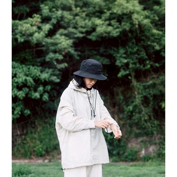 日系中性風衣連帽工裝外套 透氣防風遮曬防曬斗篷 米白(香港製)