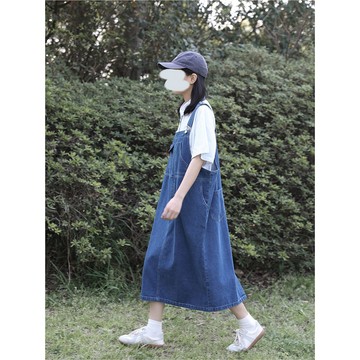 花灰灰🌟小文青探險家 l 深藍X淺藍 慵懶好穿大口袋牛仔吊帶裙 春季新款寬鬆顯瘦直筒牛吊帶裙 牛仔裙 牛仔洋裝