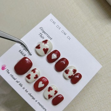 🌸台灣出貨🌸【91%好評率】純手工甲片指甲新年穿戴甲穿戴草莓顯白可愛學生可拆卸短方圓