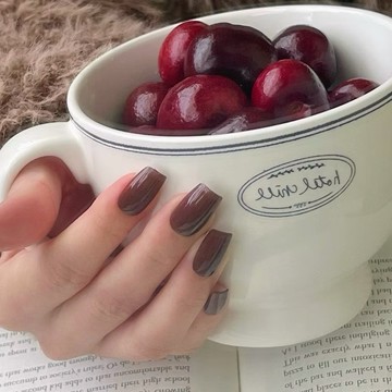 𝒅𝒆𝒔𝒊𝒓𝒆 𝐍𝐨.𝟐𝟑 82%巧克力 :: ins韓系質感色調·指甲油/MIT