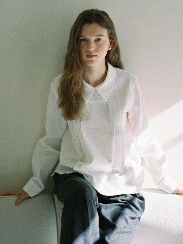 Detailed Pleat Blouse [Ivory]