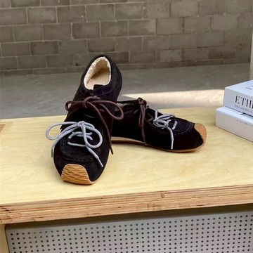 雙色系帶仿麂皮刷絨休閒鞋575285