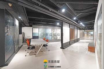 文化中心捷運大面寬臨17米道路三角窗店霸｜高雄市苓雅區六合路